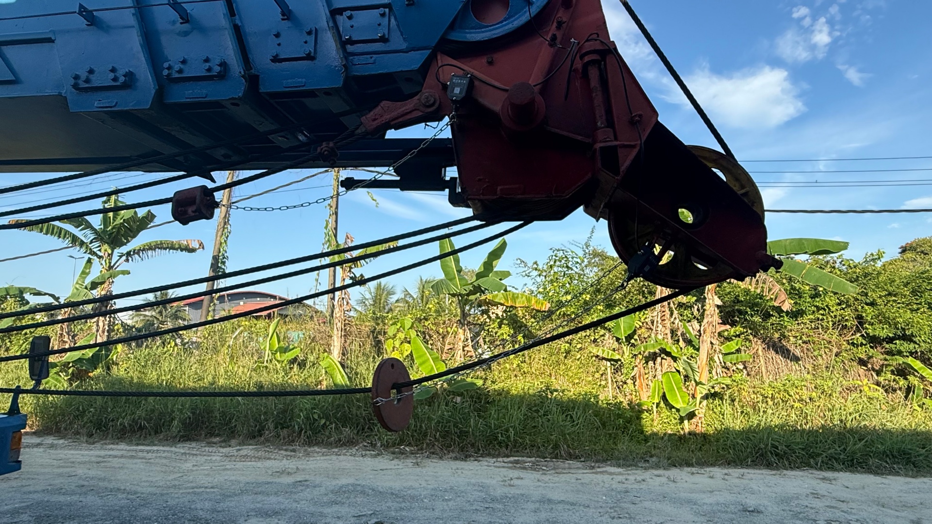 WTAU's WTL-A700 Hydraulic LMI System has been successfully Adapted to a Kobelco RK450 Crane and has received High Praise from Malaysian Client.