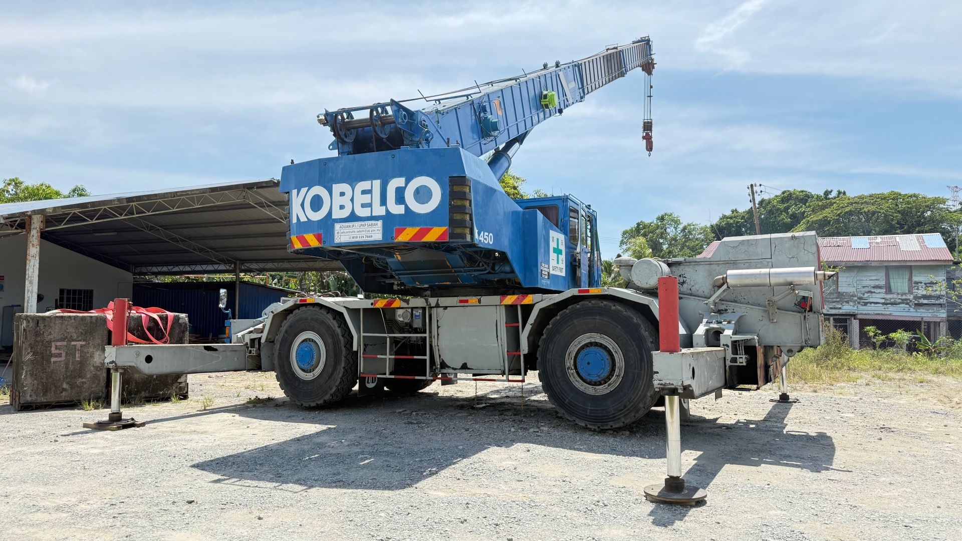 WTAU's WTL-A700 Hydraulic LMI System has been successfully Adapted to a Kobelco RK450 Crane and has received High Praise from Malaysian Client.