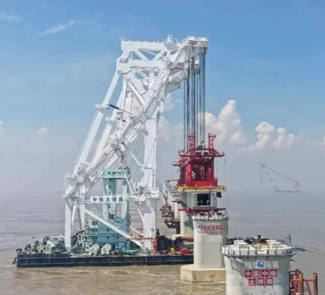 WTAU's Load Moment Indicator System Empowers the "Tianyi" Crane Vessel! Assisting in the Successful Erection of the World's Longest Cross-Sea Railway Bridge.